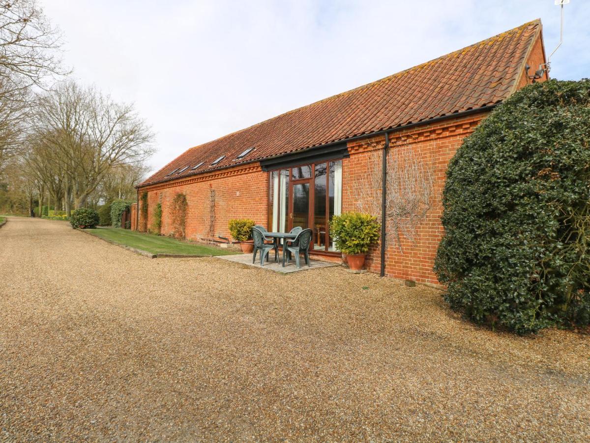Pear Tree Villa Wood Norton ภายนอก รูปภาพ