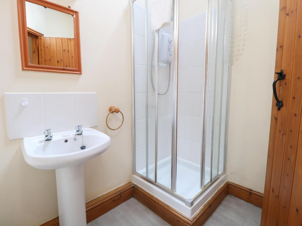 Pear Tree Villa Wood Norton ภายนอก รูปภาพ